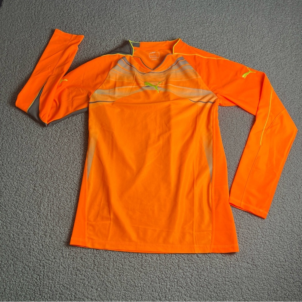 Puma Youth Soccer Keeper Jersey NWOT Size M.